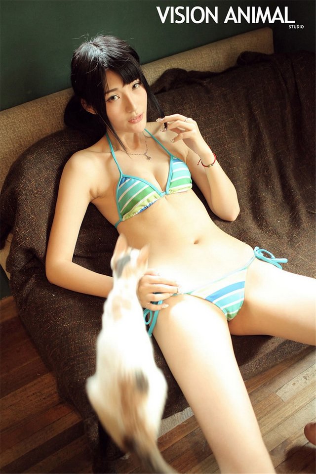 推女神清纯美女沈大宝泳衣性感写真