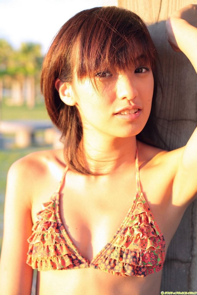 性感俏妹子南明奈花色比基尼写真