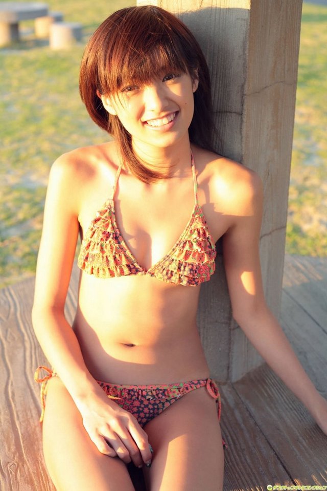 性感俏妹子南明奈花色比基尼写真